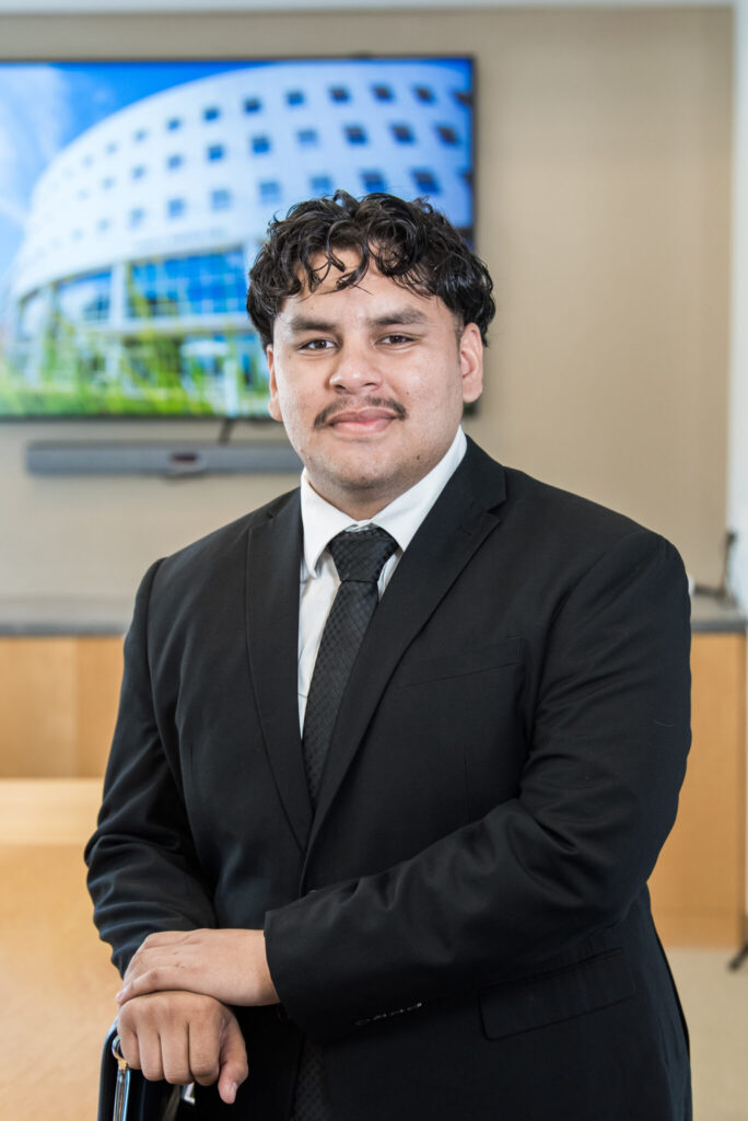 Erick Perez Represents SAE at National Summit